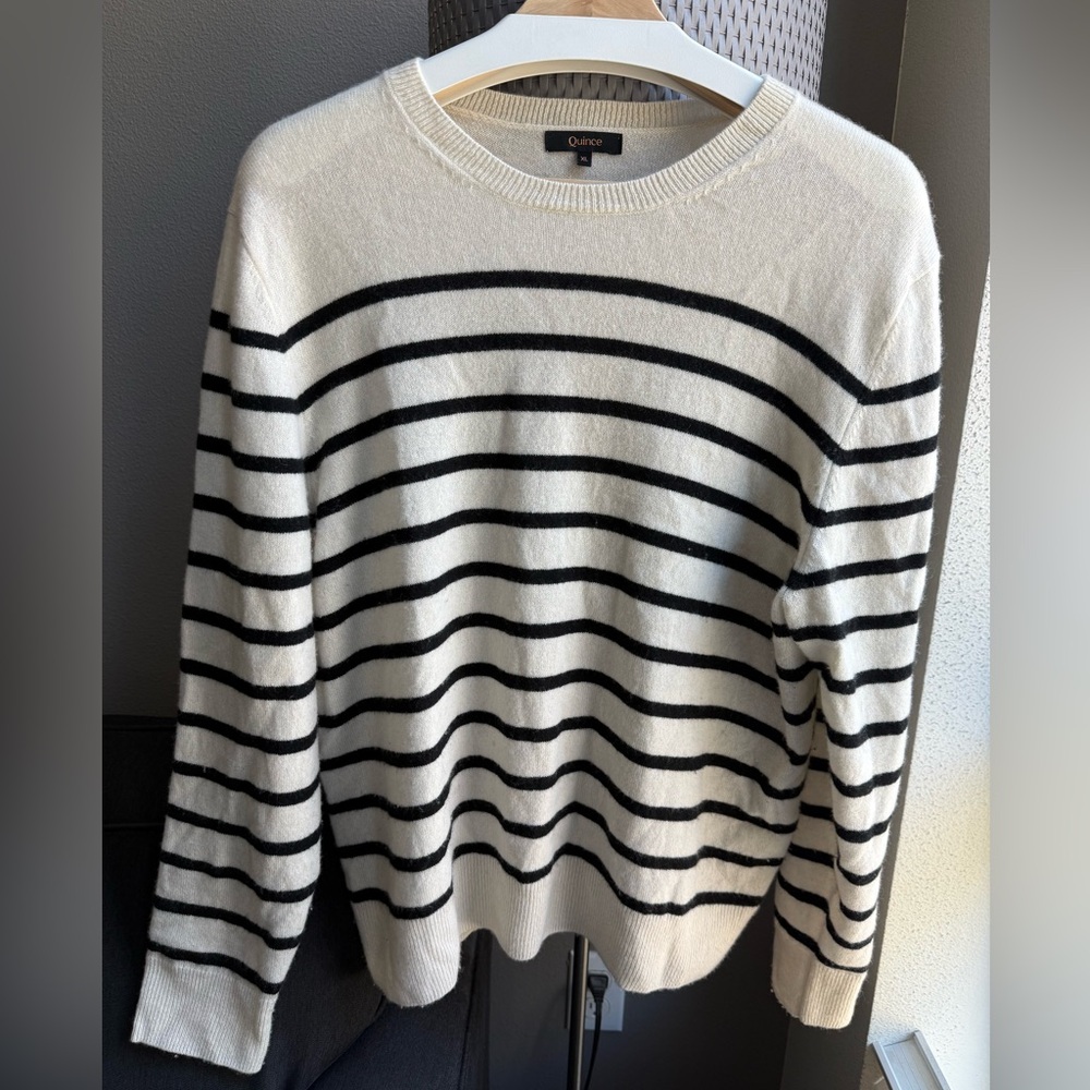 Quince Mongolian Cashmere Crewneck Sweater - size XL